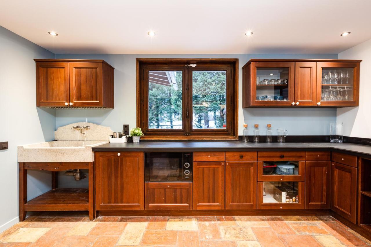 Chalet Les Praz - 280Sqm - Sauna Cinema Fitness - 5 Bedrooms In Heart Of Les Praz - By Cozee Rentals Chamonix Exteriör bild