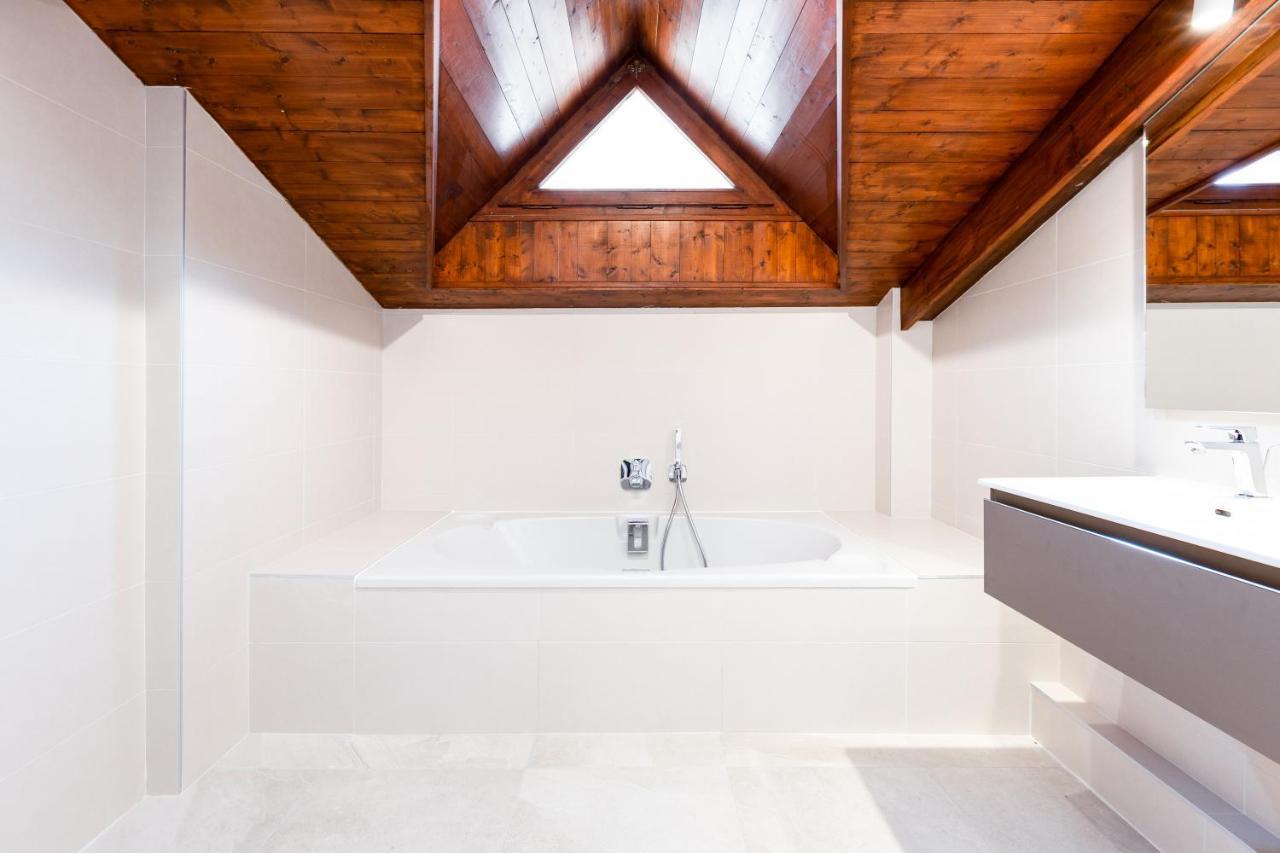 Chalet Les Praz - 280Sqm - Sauna Cinema Fitness - 5 Bedrooms In Heart Of Les Praz - By Cozee Rentals Chamonix Exteriör bild